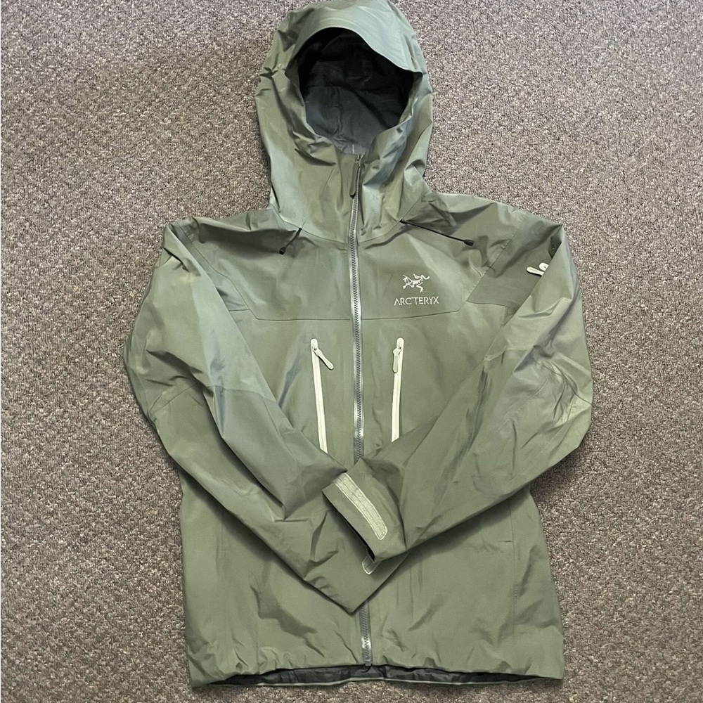 Skiwear Arc'teryx Men's Green Jacket for skiing goretex